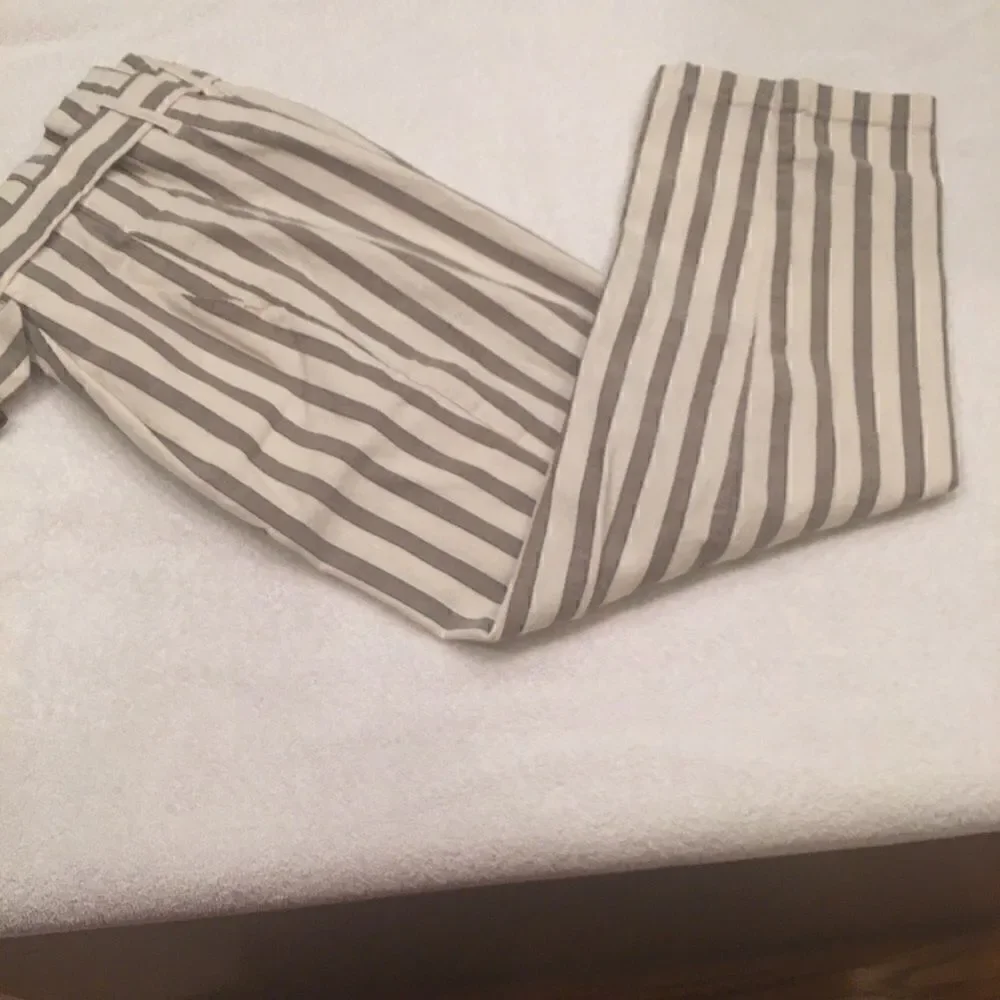 Romeo & Juliet Couture Small Y2K Wide Leg Pants cream brown striped